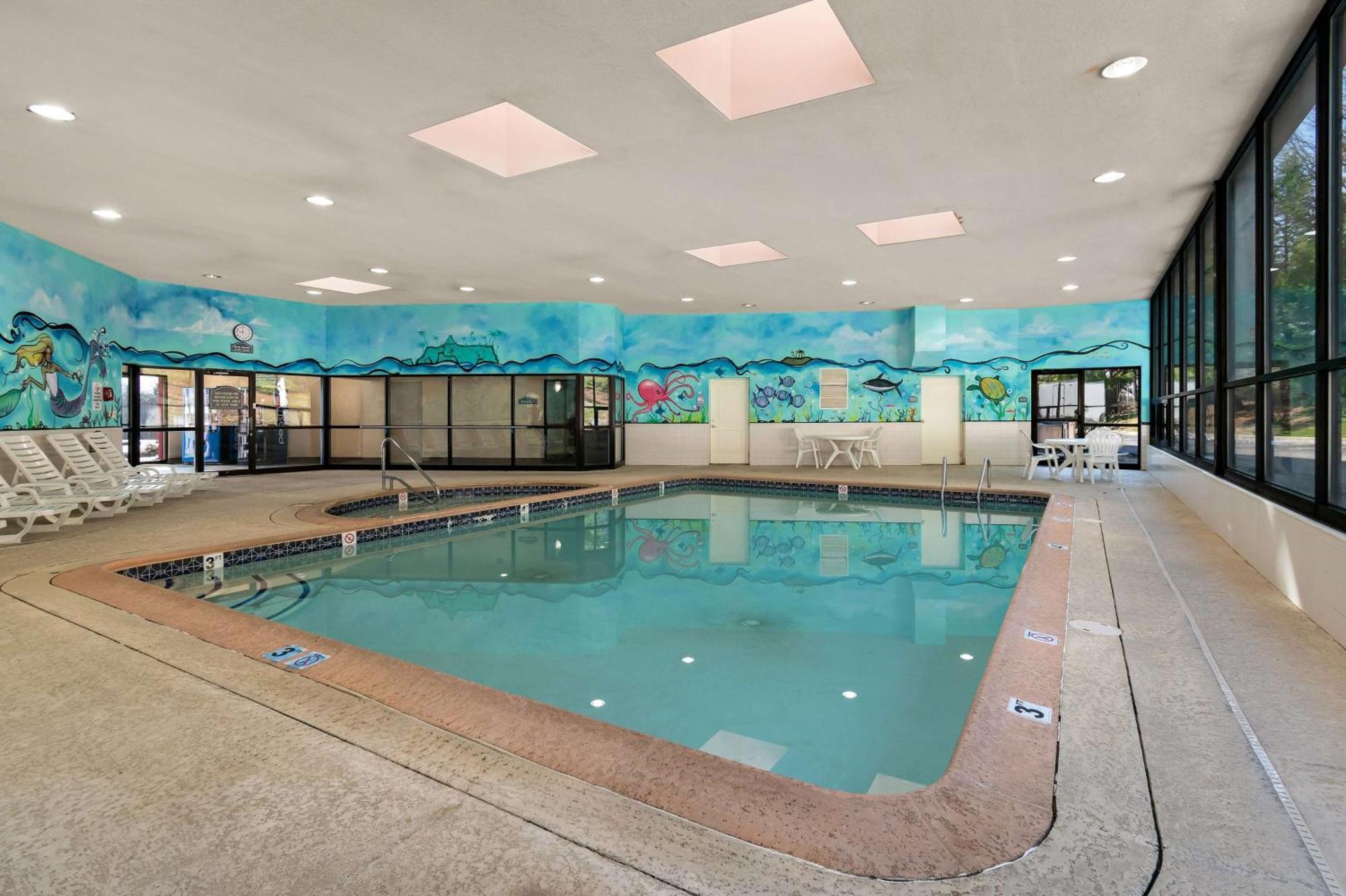 Ramada By Wyndham Harrisburg/Hershey Area Exterior photo