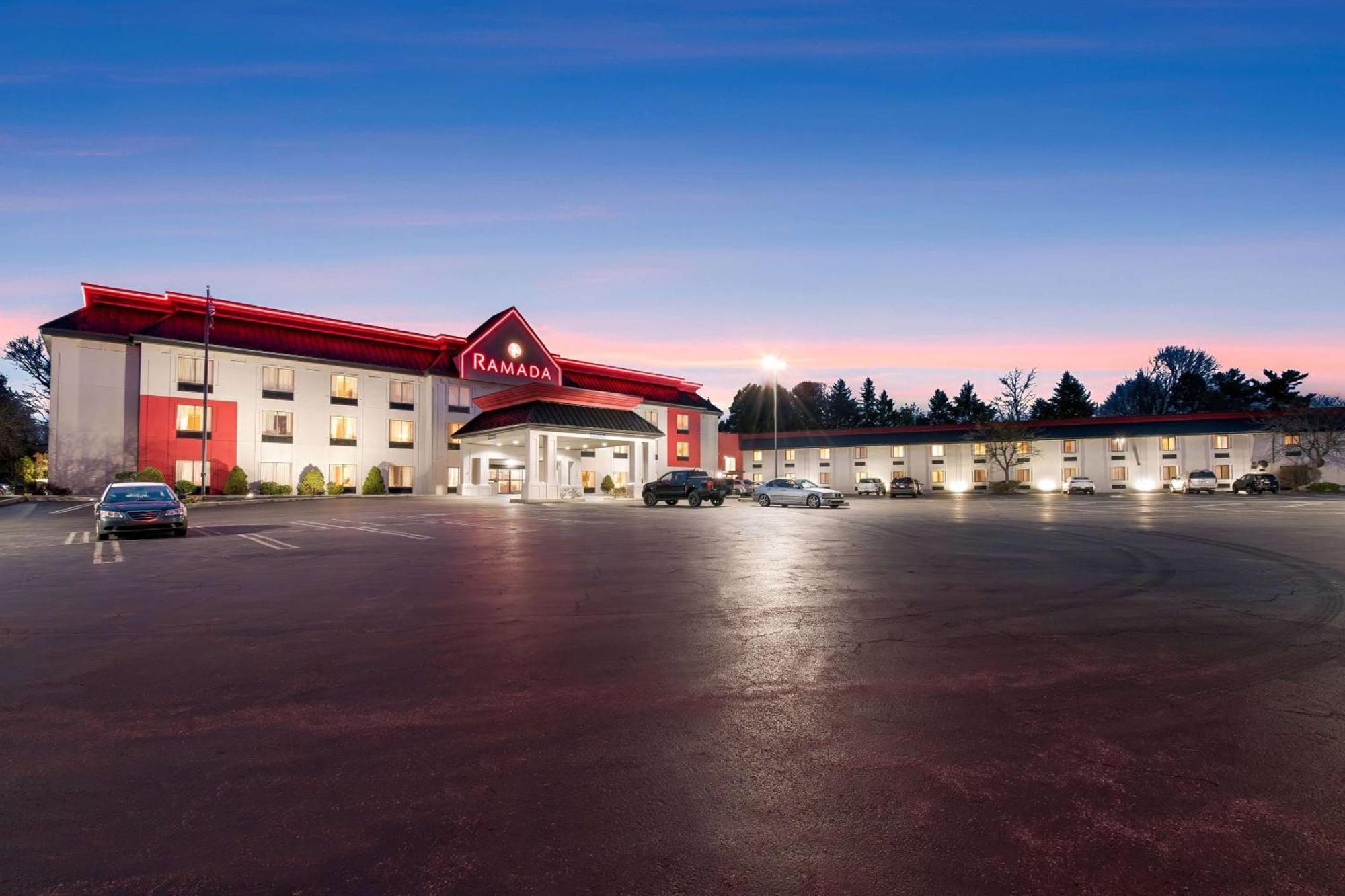 Ramada By Wyndham Harrisburg/Hershey Area Exterior photo