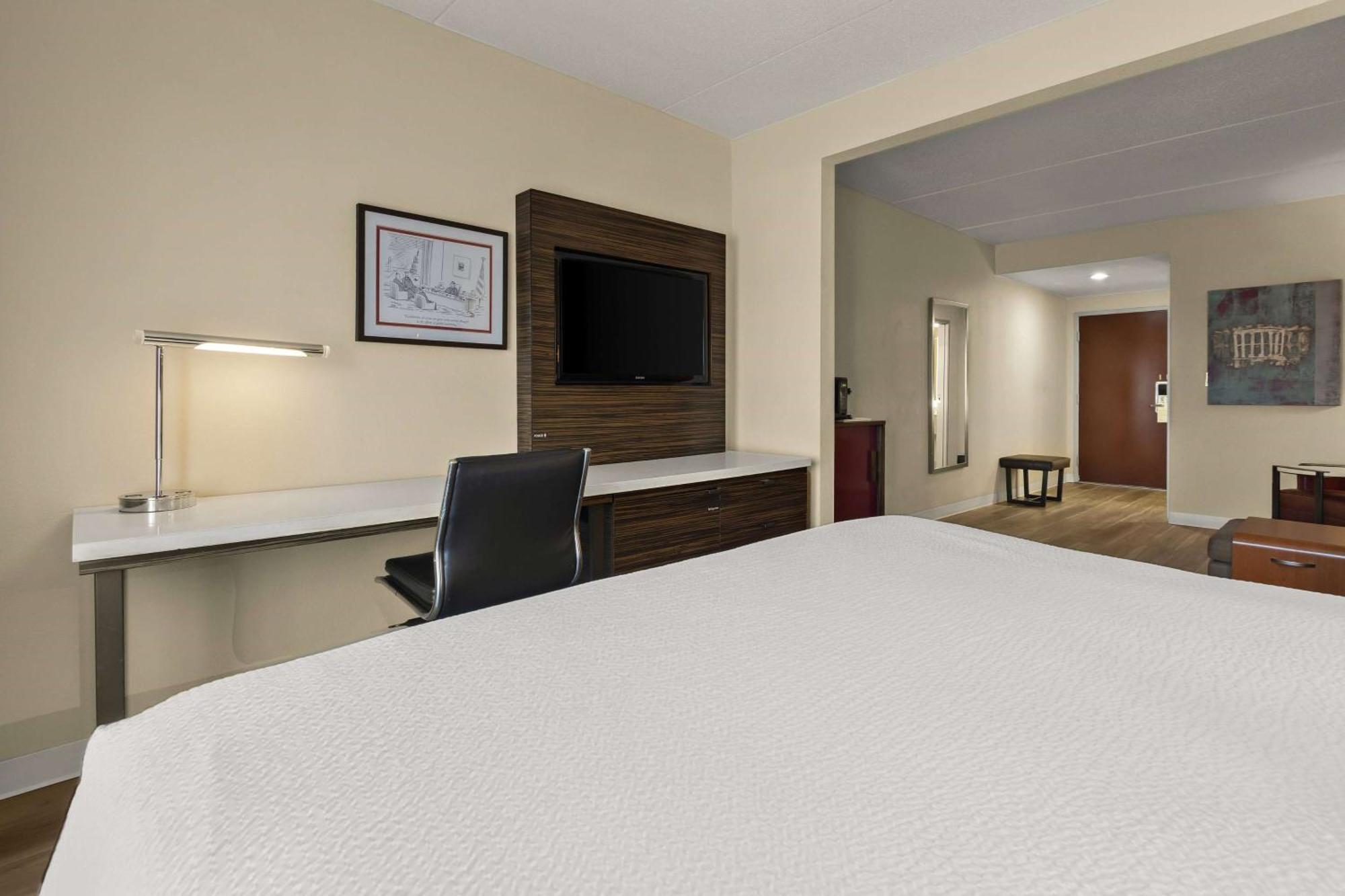 Ramada By Wyndham Harrisburg/Hershey Area Exterior photo