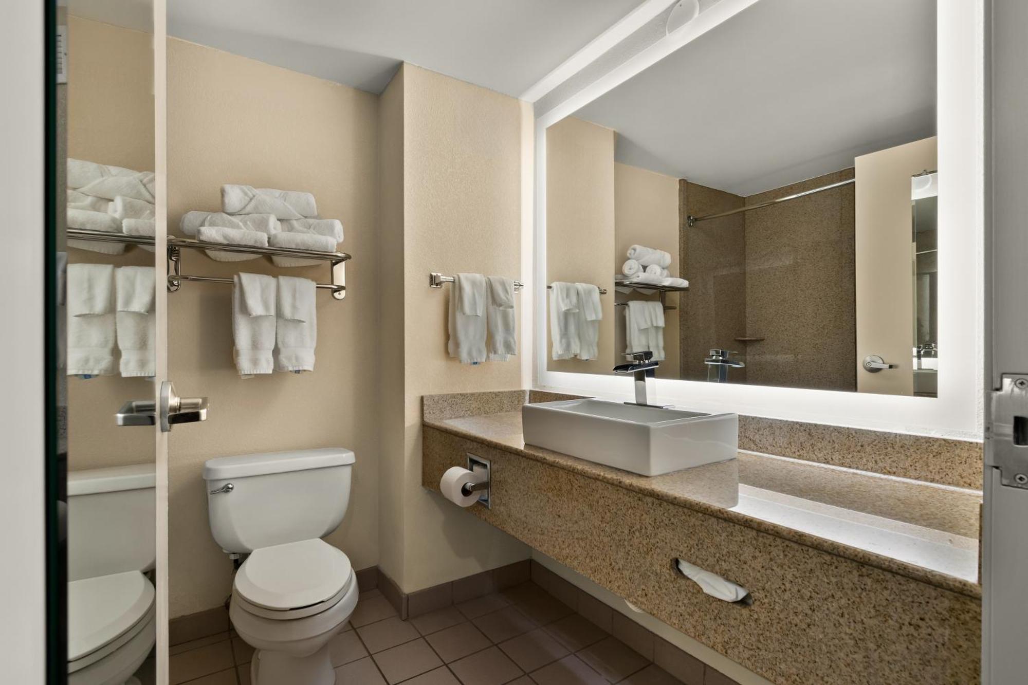 Ramada By Wyndham Harrisburg/Hershey Area Exterior photo